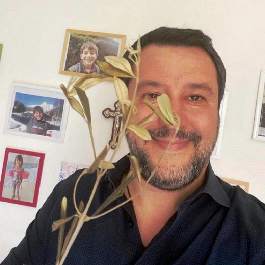 Salvini dice la sua sulla scuola