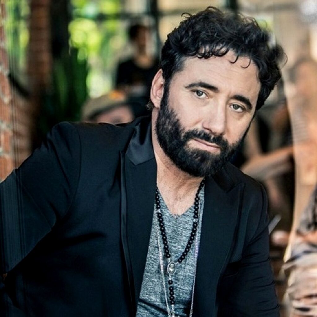 Zampaglione dopo i casi Sangiovanni e Mr. Rain: “Si distruggono carriere, abbiate rispetto della musica e di chi la ama”