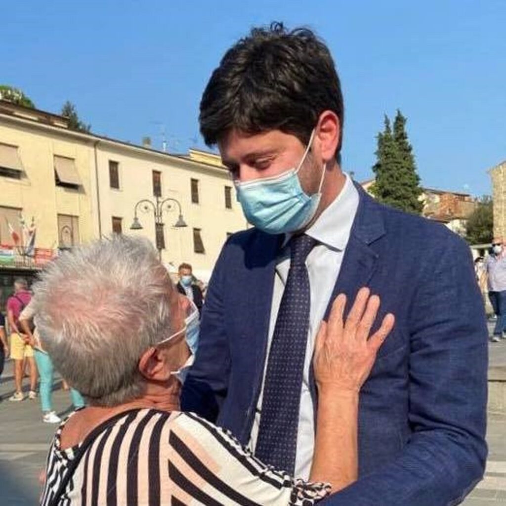 "La sfida al virus continua", il monito di Speranza