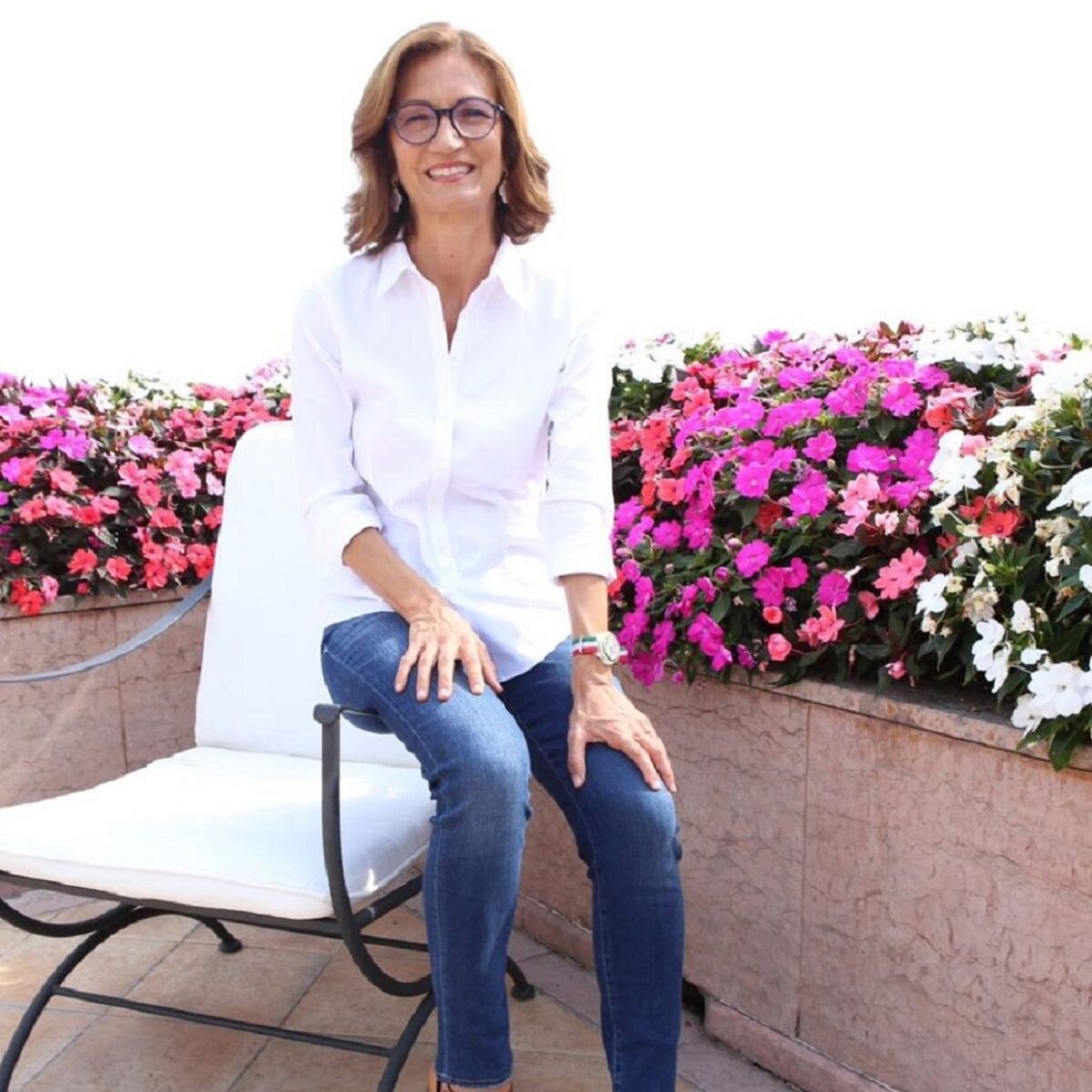 Energia, Gelmini “Lunedì arriverà provvedimento, non paghiamo in rubli” Energia, Gelmini “Lunedì arriverà provvedimento, non paghiamo in rubli” di Italpress ROMA (ITALPRESS) - "Non ci dobbiamo far spaventare dalle minacce di Putin sul gas. Accanto al lavoro internazionale che stiamo facendo per diversificare i rifornimenti, il governo lunedì approverà un provvedimento sull'energia che andrà nella direzione di una drastica semplificazione per quanto riguarda le fonti rinnovabili, ma anche i rigassificatori, con un coinvolgimento importante dei governatori. Stiamo costruendo un pacchetto di misure per difendere la nostra economia e per non interrompere la catena delle produzioni". Lo ha detto Mariastella Gelmini, ministro per gli Affari regionali e le autonomie, intervenendo a "Tg2Post", su Rai2. "La mossa di Putin sa di minaccia e ricatto, la scelta di non cedere al ricatto è quella giusta. Non siamo disponibili a pagare il gas in rubli, il Governo sta firmando contratti con altri paesi, vogliamo renderci autonomi rispetto alla Federazione russa", ha aggiunto.