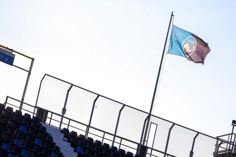 Atalanta-bandiera-tifosi C'era una volta la tifoseria dell'Atalanta: clima inaccettabile sugli spalti (serve una svolta)