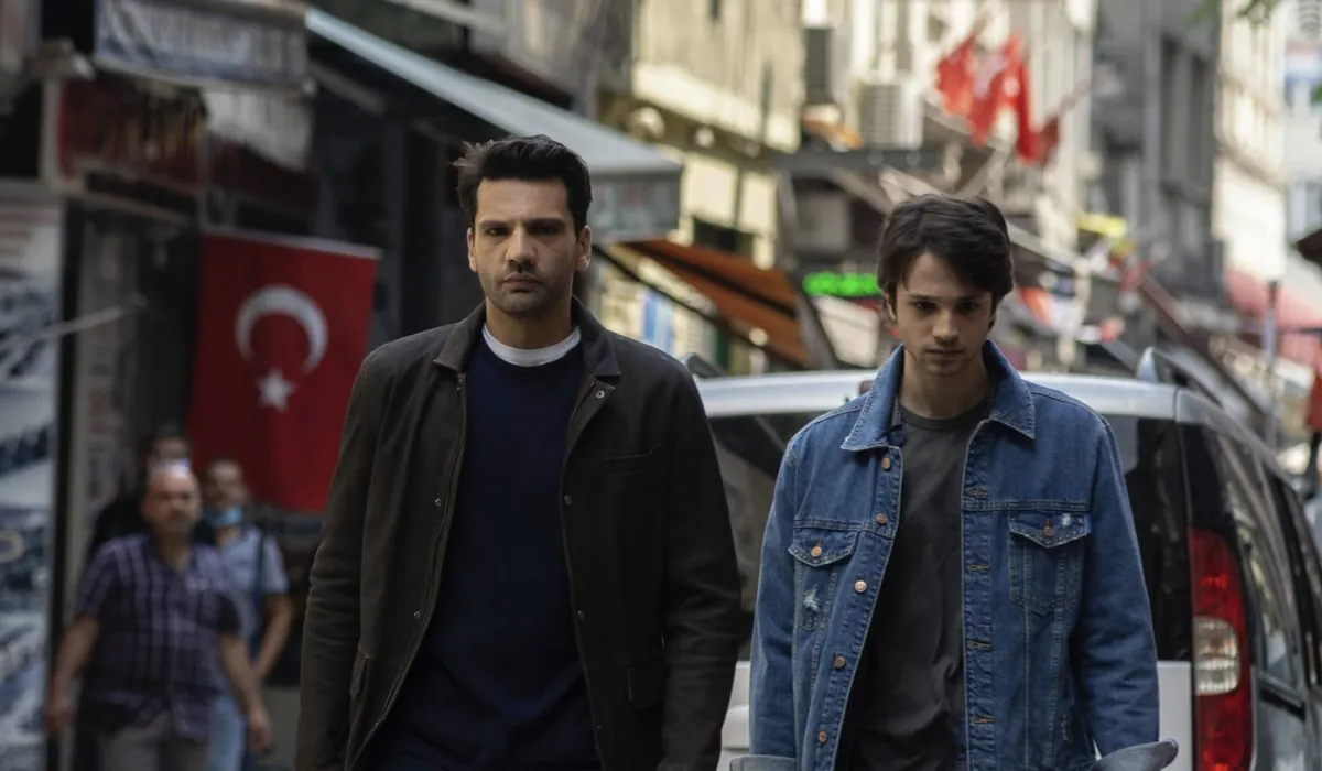 kaan-urgancioglu-ilgaz-kaya-e-arda-anarat-cinar-kaya-segreti-di-famiglia Anticipazioni Segreti Di Famiglia: Yekta Incendia La Casa Di Famiglia!