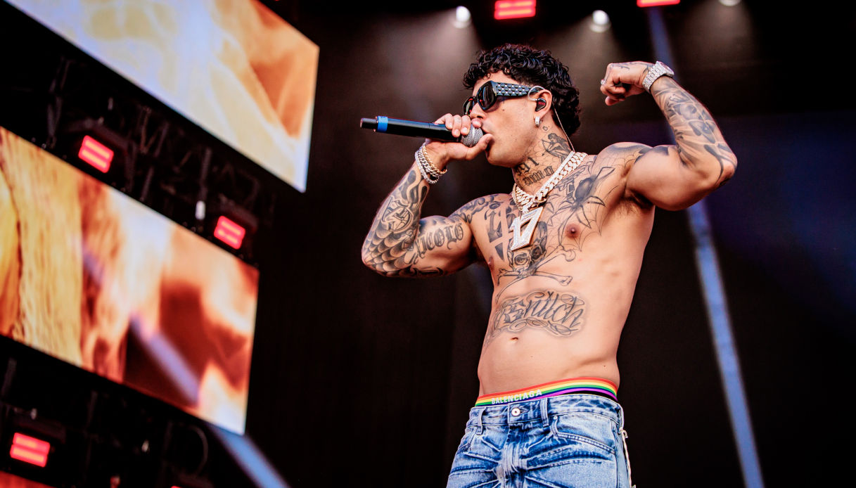 Tony Effe dice la sua su Chiara Ferragni e non solo