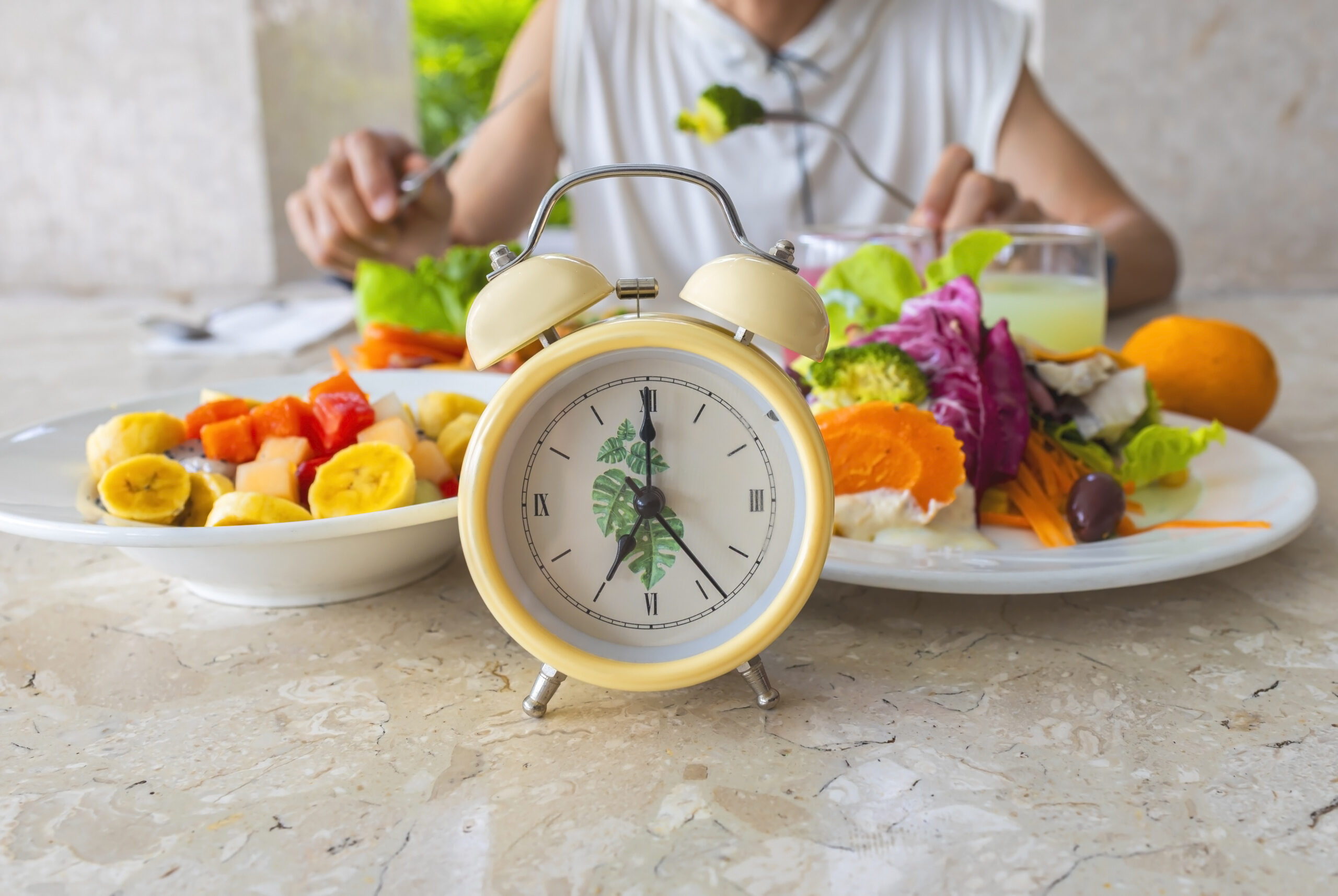 Rivoluzione a Tavola: Cenare con Anticipo e Digiunare di Notte per un Cuore Più Forte