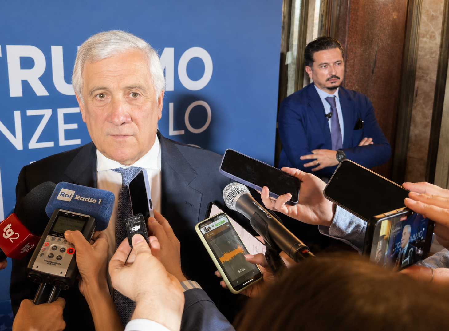 Detassazione delle Tredicesime: Tajani Rivoluziona il Futuro Fiscale per i Giovani
